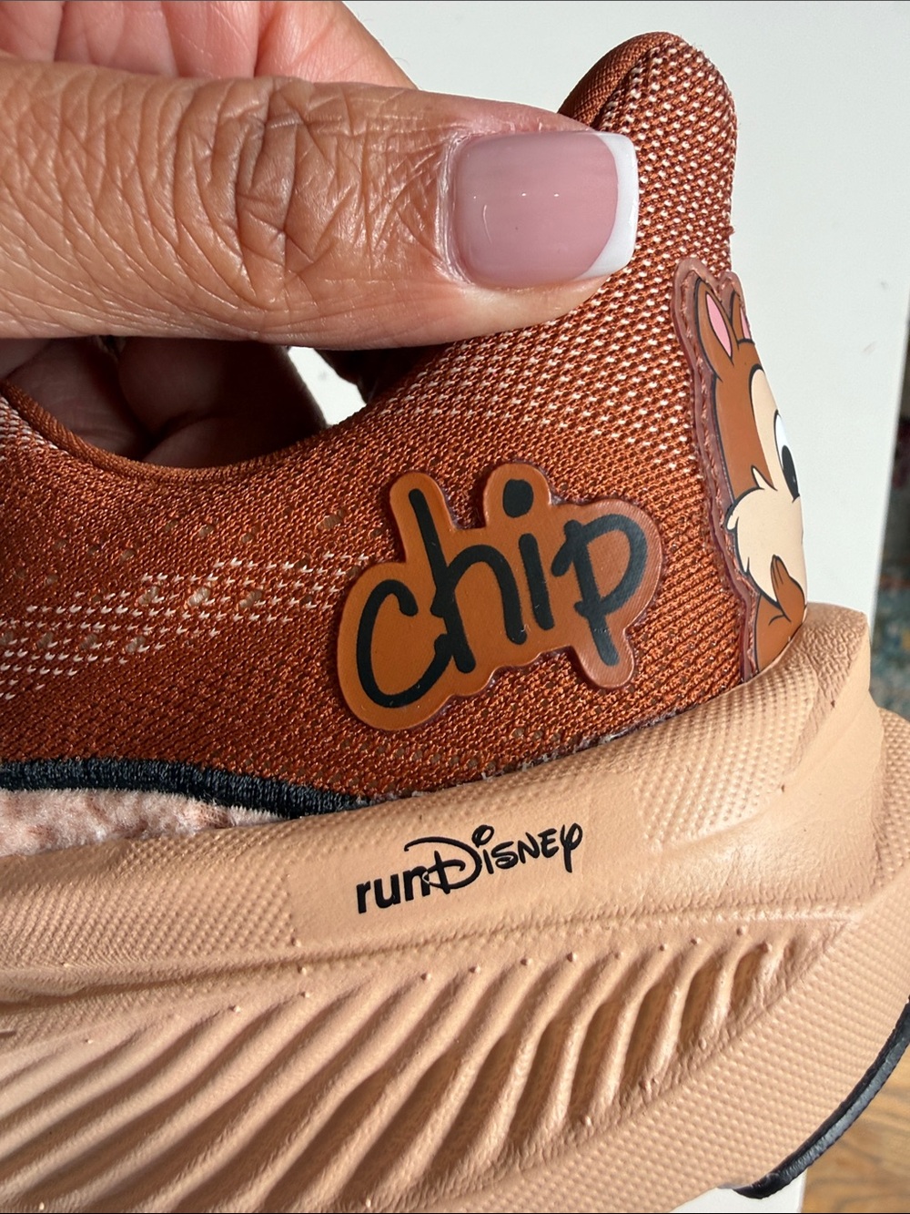 Brooks run Disney chip n dale sneakers size 7 - Picture 6 of 10